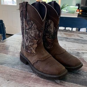 Justin Gypsy Square Toed Cowboy Boots